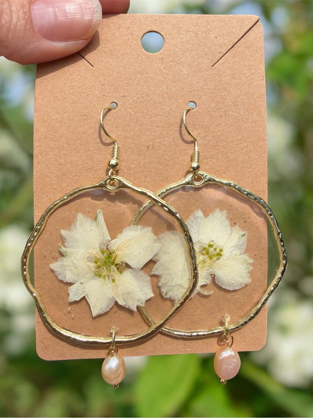 E6 Handcrafted Gold Hoop Earrings with White Pressed Flowers and Pink Pearl Drop